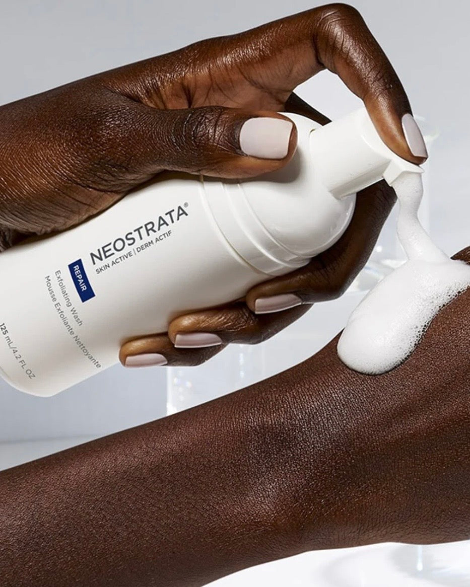 Exfoliating Wash - Limpiador exfoliante con activos anti-aging que elimina las impurezas